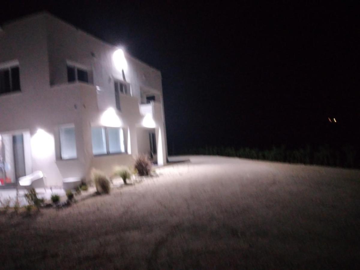 La Dama Bianca Bovo Marina * Montallegro