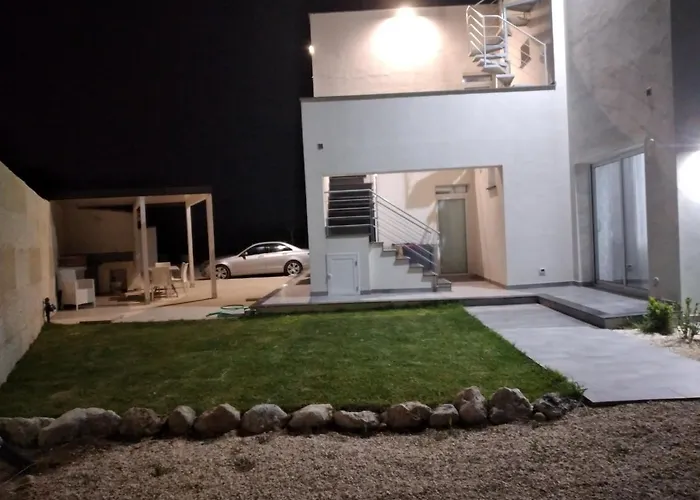 La Dama Bianca Bovo Marina